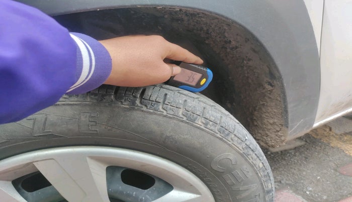 2019 Renault Kwid RXL, Petrol, Manual, 27,967 km, tyre