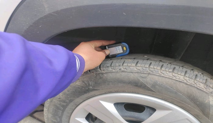 2019 Renault Kwid RXL, Petrol, Manual, 27,967 km, tyre