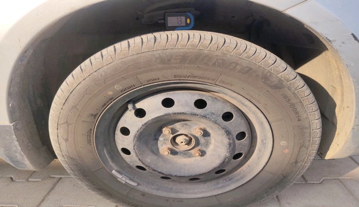 2012 Maruti Swift VDI, Diesel, Manual, 2,63,448 km, tyre