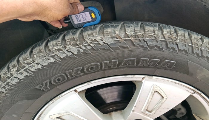 2012 Mahindra XUV500 W8, Diesel, Manual, 1,04,408 km, tyre