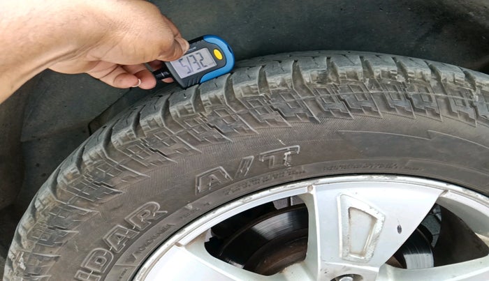 2012 Mahindra XUV500 W8, Diesel, Manual, 1,04,408 km, tyre