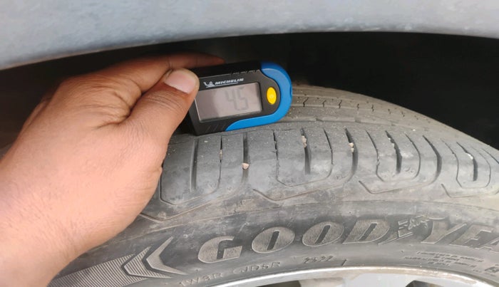 2022 MG ASTOR SMART EX 1.5 MT, Petrol, Manual, 32,593 km, tyre