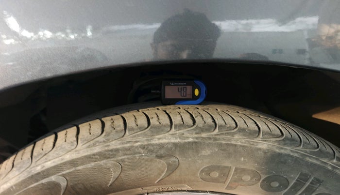 2022 Toyota Innova Crysta 2.7 VX 7 STR, Petrol, Manual, 40,813 km, tyre