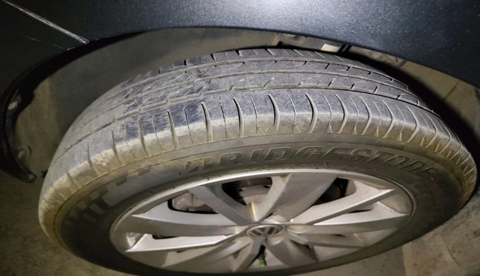 2017 Volkswagen Polo HIGHLINE1.2L, Petrol, Manual, 78,605 km, tyre