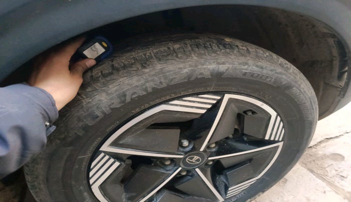 2024 Tata NEXON CREATIVE PLUS 1.2 REVOTRON 6 AMT, Petrol, Automatic, 14,127 km, tyre