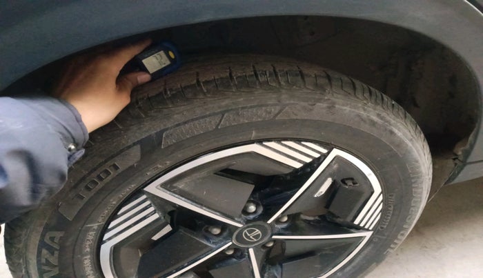 2024 Tata NEXON CREATIVE PLUS 1.2 REVOTRON 6 AMT, Petrol, Automatic, 14,127 km, tyre