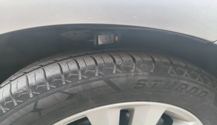 2013 Honda City 1.5L I-VTEC V MT SUNROOF, Petrol, Manual, 1,11,793 km, tyre