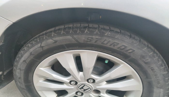 2013 Honda City 1.5L I-VTEC V MT SUNROOF, Petrol, Manual, 1,11,793 km, tyre