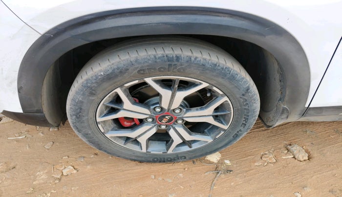 2020 KIA SELTOS GTX PLUS AT 1.5 DIESEL, Diesel, Automatic, 1,80,447 km, tyre