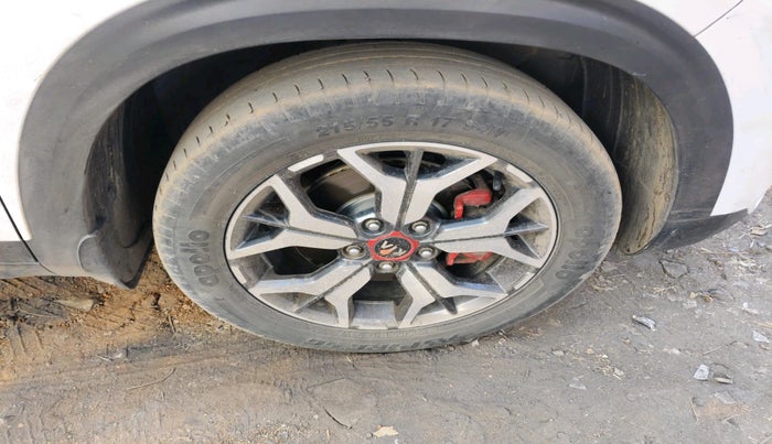 2020 KIA SELTOS GTX PLUS AT 1.5 DIESEL, Diesel, Automatic, 1,80,447 km, tyre