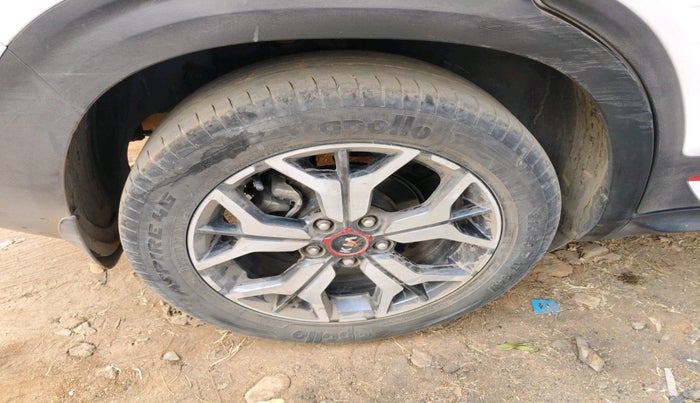 2020 KIA SELTOS GTX PLUS AT 1.5 DIESEL, Diesel, Automatic, 1,80,447 km, tyre