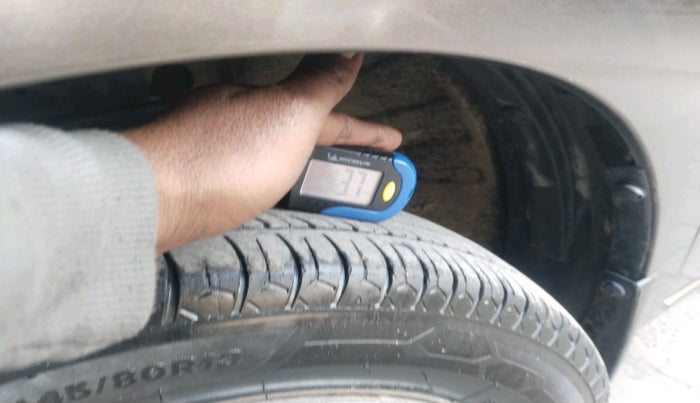 2011 Maruti Wagon R 1.0 LXI CNG, Petrol, Manual, 70,452 km, tyre