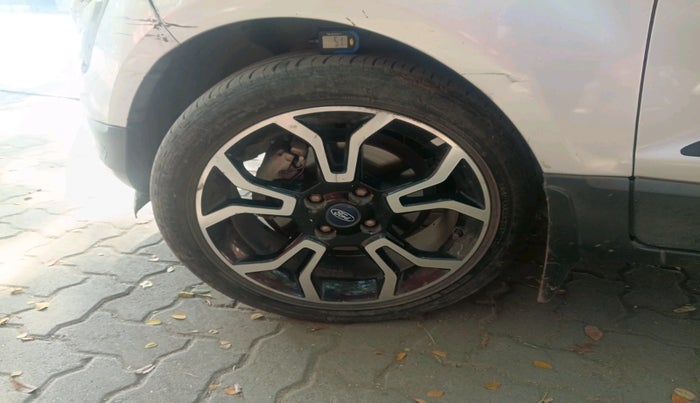 2018 Ford Ecosport TITANIUM 1.5L SIGNATURE EDITION (SUNROOF) PETROL, Petrol, Manual, 46,674 km, tyre