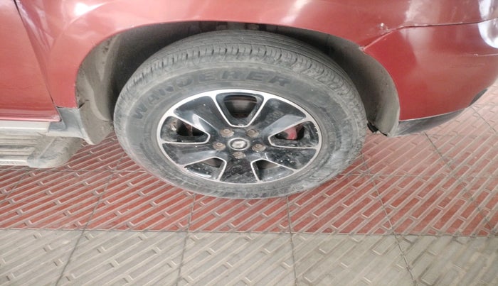 2017 Renault Duster 110 PS RXZ 4X2 AMT DIESEL, Diesel, Automatic, 2,42,506 km, tyre