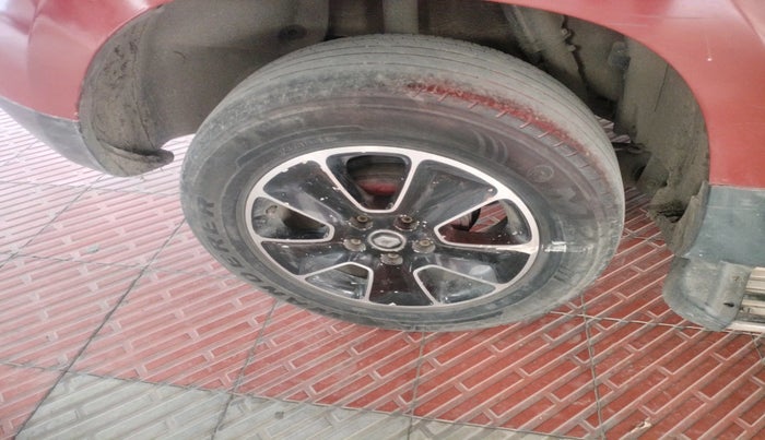 2017 Renault Duster 110 PS RXZ 4X2 AMT DIESEL, Diesel, Automatic, 2,42,506 km, tyre