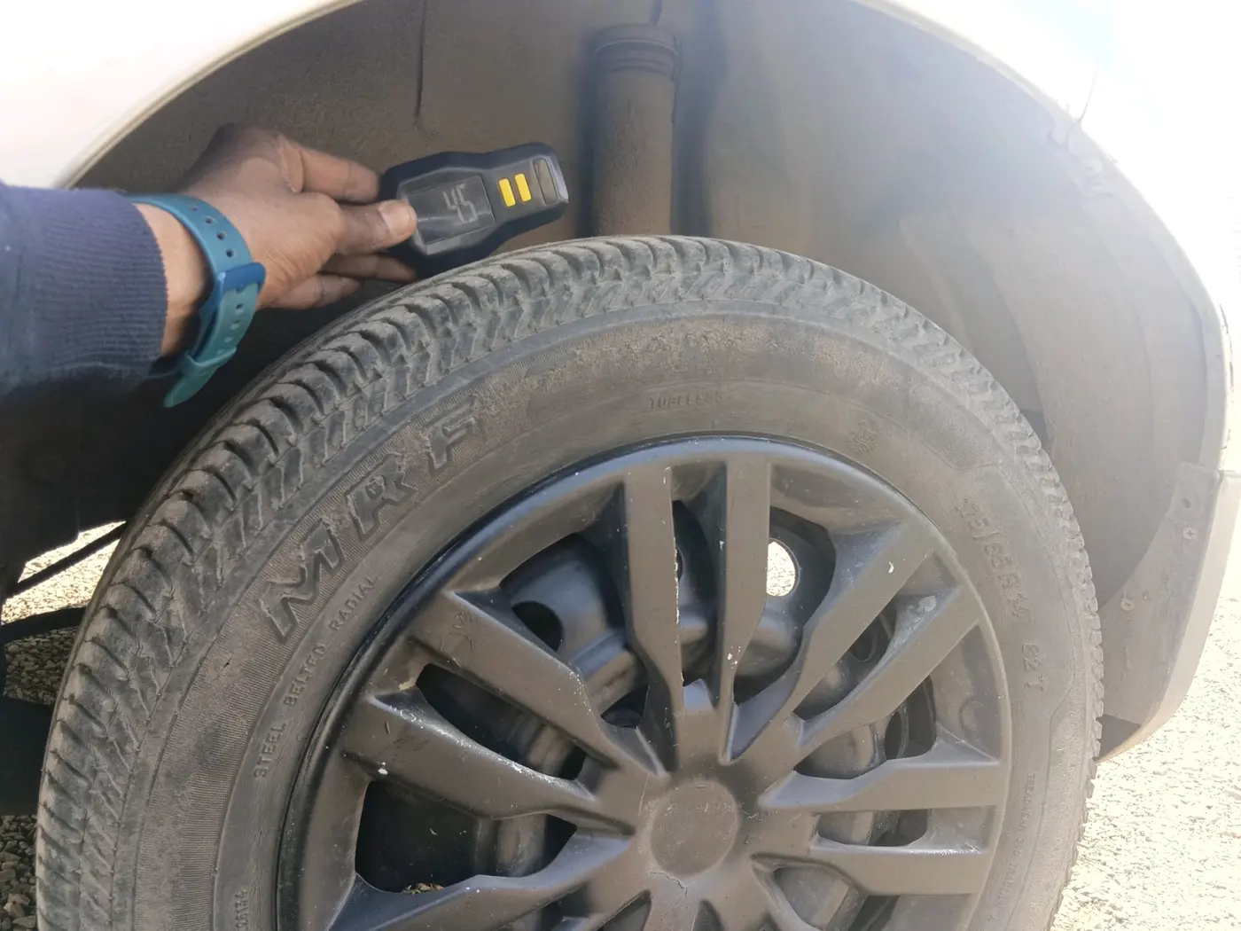 2016 Maruti Ritz LXI, CNG, Manual, 76,000 km, tyre