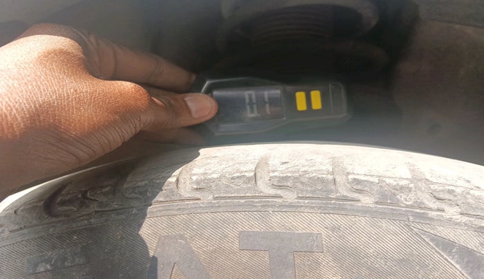 2016 Maruti Ritz LXI, CNG, Manual, 75,096 km, tyre