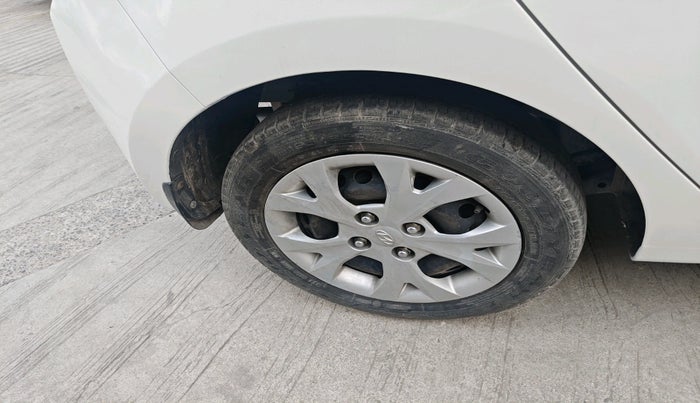 2015 Hyundai Grand i10 MAGNA 1.2 KAPPA VTVT, Petrol, Manual, 26,759 km, tyre