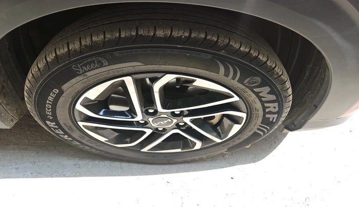 2023 KIA CARENS PRESTIGE PLUS 1.5 IMT DIESEL 7 STR, Diesel, Manual, 25,940 km, tyre