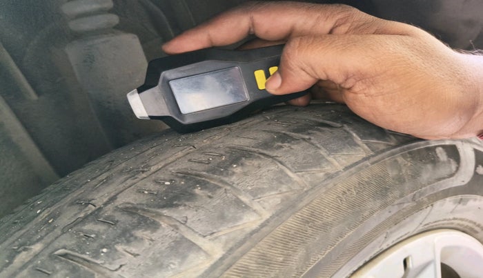 2020 Renault TRIBER RXL AMT, Petrol, Automatic, 37,769 km, tyre