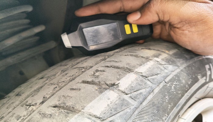 2020 Renault TRIBER RXL AMT, Petrol, Automatic, 37,769 km, tyre