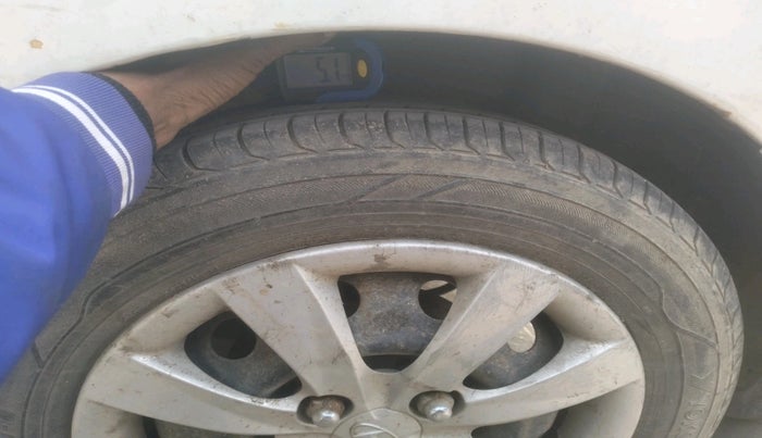 2013 Hyundai Eon MAGNA +, Petrol, Manual, 57,000 km, tyre