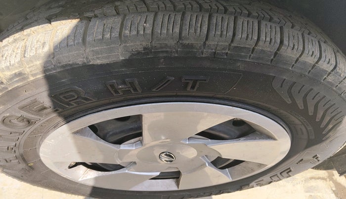 2018 Mahindra XUV500 W7, Diesel, Manual, 1,69,486 km, tyre