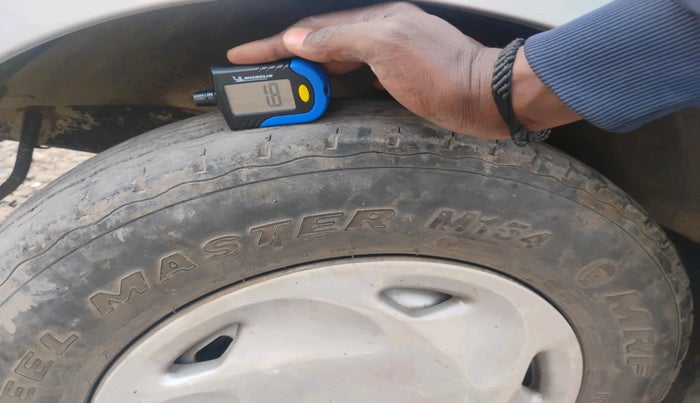 2012 Maruti Eeco 7 STR, CNG, Manual, 1,33,560 km, tyre