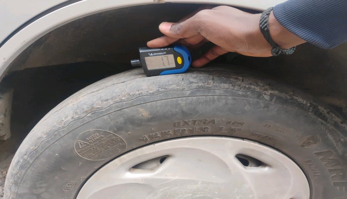 2012 Maruti Eeco 7 STR, CNG, Manual, 1,33,560 km, tyre