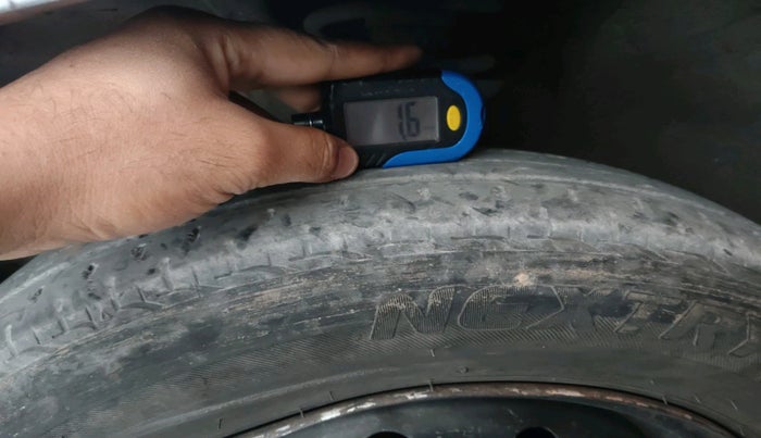 2011 Maruti Wagon R 1.0 LXI CNG, Petrol, Manual, 1,32,071 km, tyre