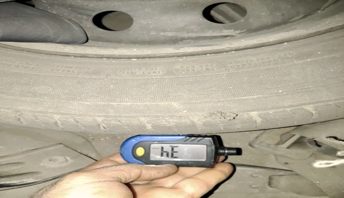 2011 Maruti Wagon R 1.0 LXI CNG, Petrol, Manual, 1,32,071 km, tyre