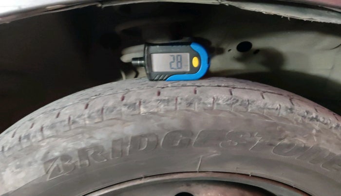 2011 Maruti Wagon R 1.0 LXI CNG, Petrol, Manual, 1,32,071 km, tyre