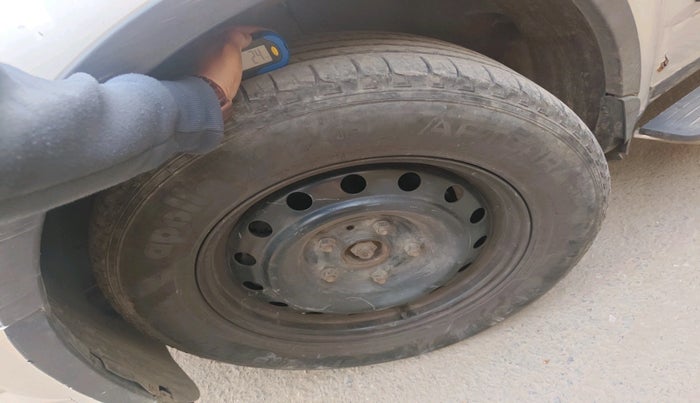 2017 Mahindra XUV500 W6 1.99, Diesel, Manual, 90,803 km, tyre