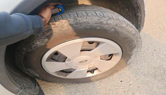 2017 Mahindra XUV500 W6 1.99, Diesel, Manual, 90,803 km, tyre