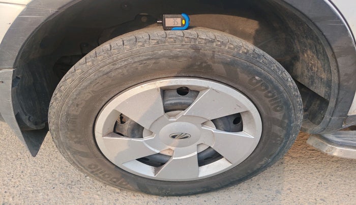 2017 Mahindra XUV500 W6 1.99, Diesel, Manual, 90,803 km, tyre