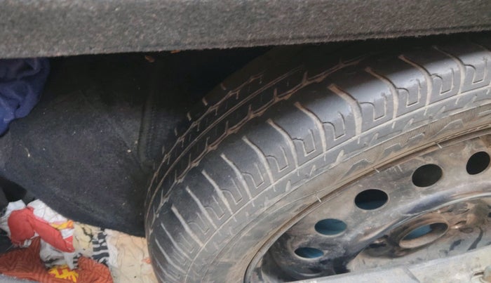 2017 Maruti Wagon R 1.0 VXI, CNG, Manual, 55,692 km, tyre