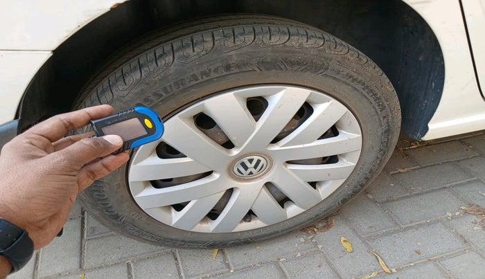 2013 Volkswagen Vento COMFORTLINE DIESEL 1.6, Diesel, Manual, 1,31,389 km, tyre