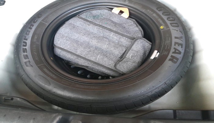 2021 Hyundai VENUE SX 1.0 TURBO, Petrol, Manual, 35,654 km, tyre