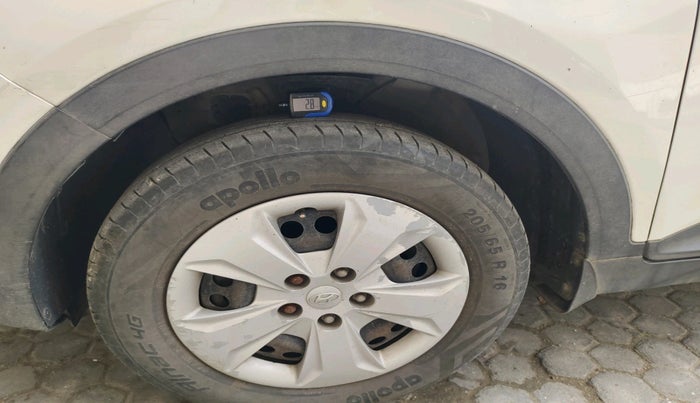 2017 Hyundai Creta E PLUS 1.4 DIESEL, Diesel, Manual, 1,47,072 km, tyre