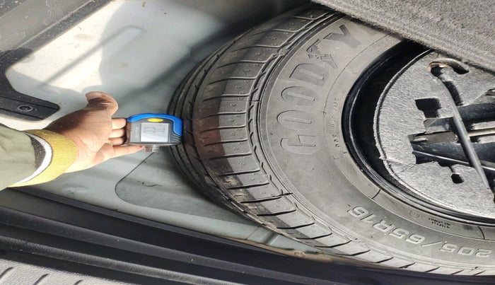 2017 Hyundai Creta E PLUS 1.4 DIESEL, Diesel, Manual, 1,47,072 km, tyre