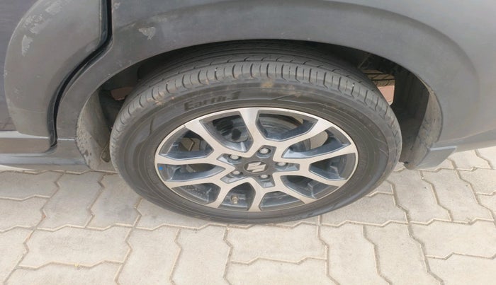 2022 Maruti XL6 ALPHA PLUS AT, Petrol, Automatic, 59,955 km, tyre