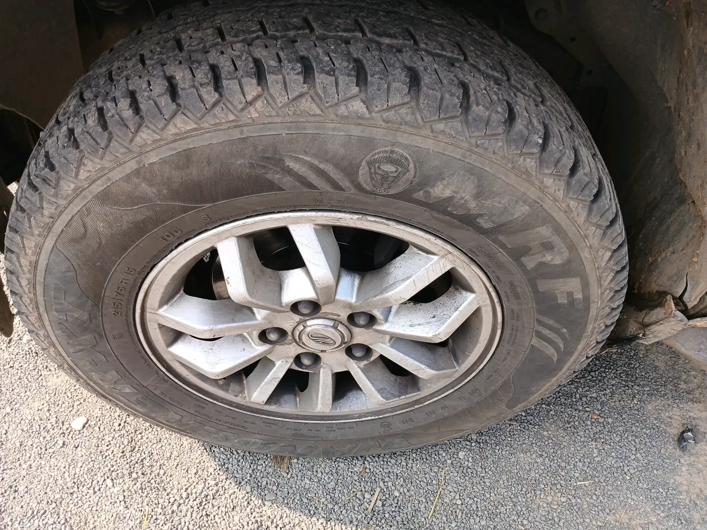 2017 Mahindra TUV300 T8, Diesel, Manual, 1,38,935 km, tyre