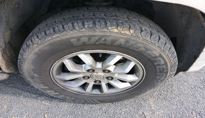 2017 Mahindra TUV300 T8, Diesel, Manual, 1,38,935 km, tyre