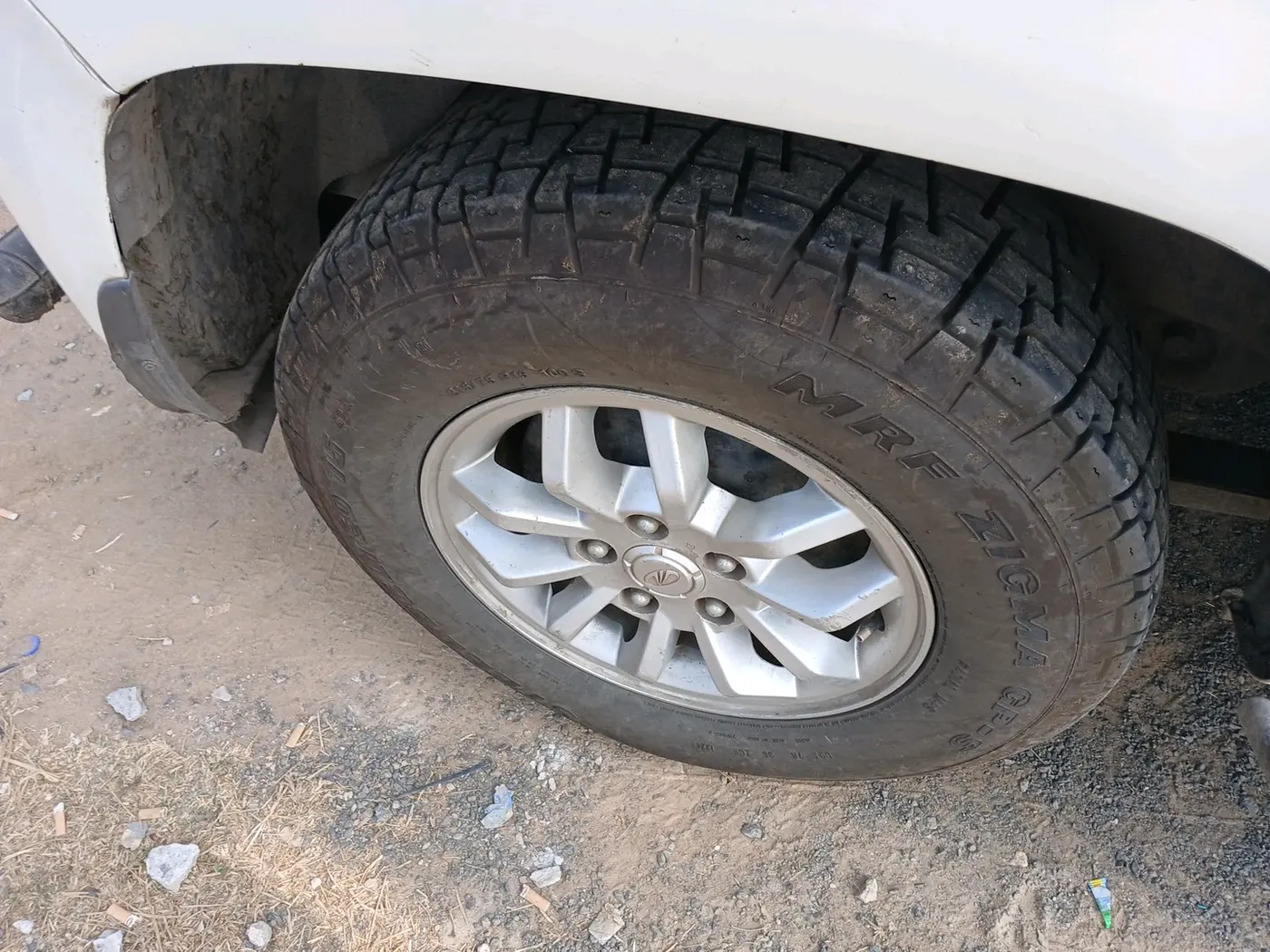 2017 Mahindra TUV300 T8, Diesel, Manual, 1,38,935 km, tyre