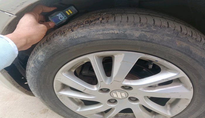 2012 Maruti Swift ZXI, Petrol, Manual, 73,915 km, tyre