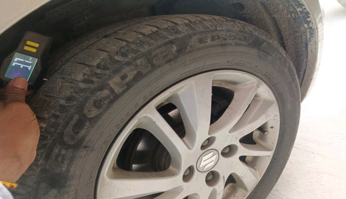 2012 Maruti Swift ZXI, Petrol, Manual, 73,915 km, tyre