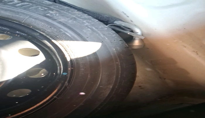 2017 Maruti IGNIS ZETA 1.3 AMT, Diesel, Automatic, 1,07,348 km, tyre