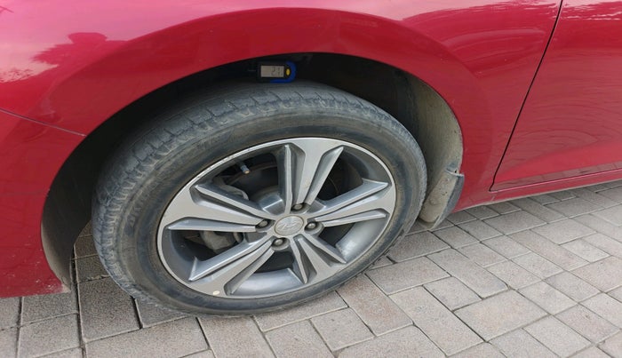 2018 Hyundai Verna 1.6 VTVT SX O, Petrol, Manual, 74,745 km, tyre