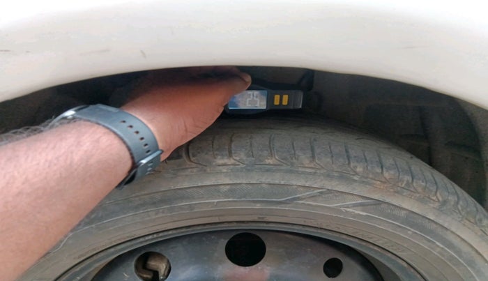 2018 Ford Ecosport TREND+ 1.5L DIESEL, Diesel, Manual, 1,72,975 km, tyre