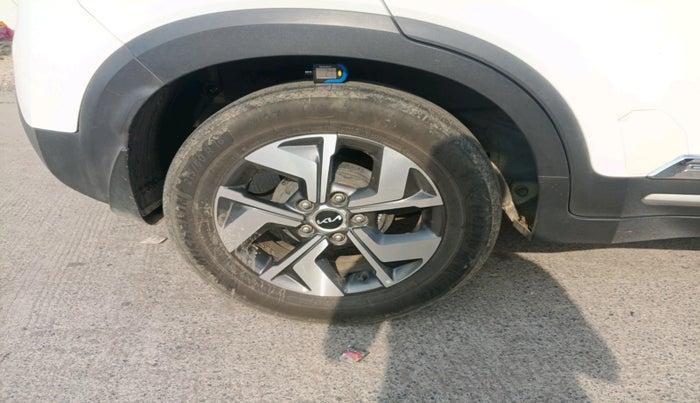 2022 KIA SONET HTX 1.5, Diesel, Manual, 1,08,342 km, tyre